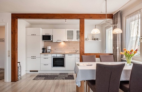 Hinterzarten Apartment | Apartment 'Dachtler' with Mountain View, Shared Garden and Wi-Fi
