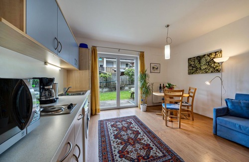 Terlano Apartment | Apartment 'Das Landhaus Apt Sauvignon' with Mountain View, Private Terrace and Wi-Fi