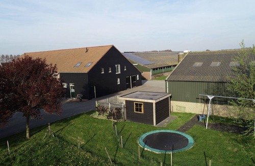 Hoofdplaat Apartment | Apartment De Graanzolder 5 stars Detached, farm, holiday house, sea