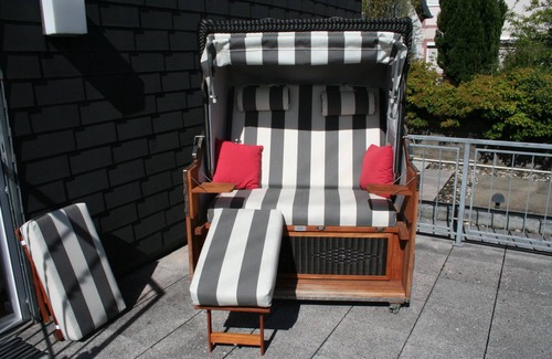 Koenigstein im Taunus Apartment | Apartment 'Skyline View' with Private Terrace and Wi-Fi