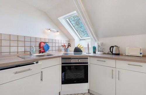 Rabenkirchen-Faulueck Apartment | Apartment 'am Park' with Shared Terrace and Shared Garden