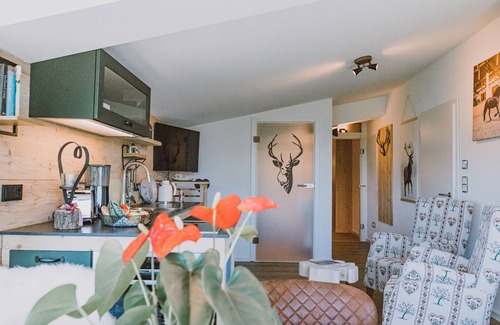 Germaringen Apartment | Apartment 'Deer' with Shared Garden, Wi-Fi and Air Conditioning