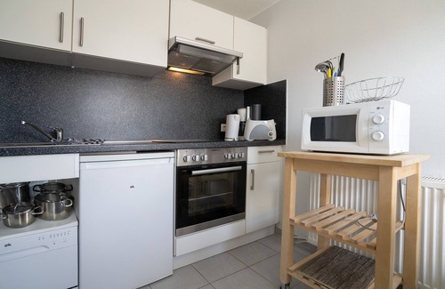 Norddeich Apartment | Apartment 'Deichgraf' with Shared Garden and Wi-Fi