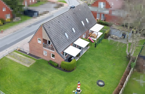 Norddeich Apartment | Apartment 'Deichgraf' with Shared Garden and Wi-Fi