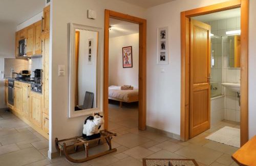 Saint-Pierre-de-Clages Apartment | Apartment Domaine des Reines A2 by Interhome