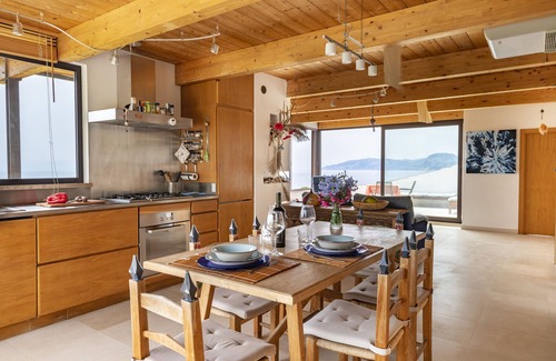 Cala Gonone Apartment | Apartment 'Dream In The Sky' with Sea View, Wi-Fi and Air Conditioning