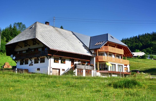 Ibach Apartment | Apartment 'Eichentraum' with Mountain View, Shared Garden and Wi-Fi