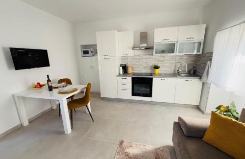 Pula Apartment | Apartment Erika - for 2 near the beach