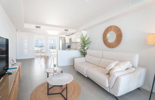 Canet de Berenguer Apartment | Apartment 'Tu Escapada En Canet' with Sea View, Wi-Fi and Air Conditioning