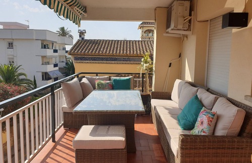 Vilanova I la Geltru Condo | Apartment with large terrace and less than 50 meters from the beach