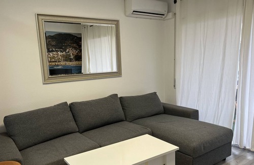 Sant Salvador Apartment | Apartment 'Falla' with Balcony, Wi-Fi and Air Conditioning
