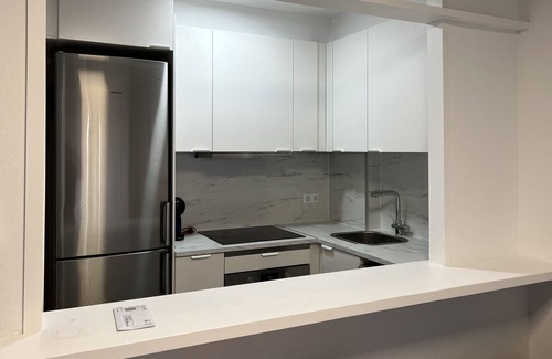 Sant Salvador Apartment | Apartment 'Falla' with Balcony, Wi-Fi and Air Conditioning