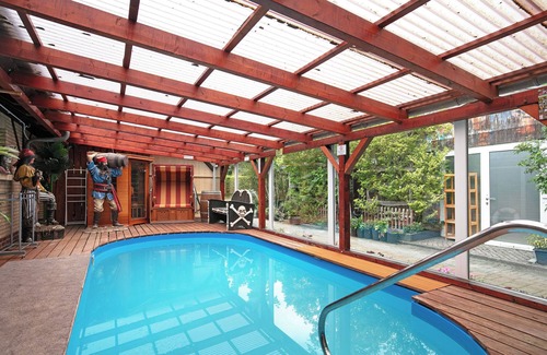 Kloster Lehnin Apartment | Apartment 'Familienwohnung' with Shared Terrace, Wi-Fi and Air Conditioning