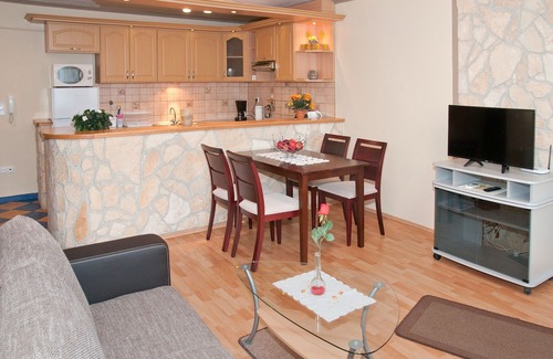 Keszthely Condo | Apartment family idyll in Keszthely with balcony and parking, air conditioning