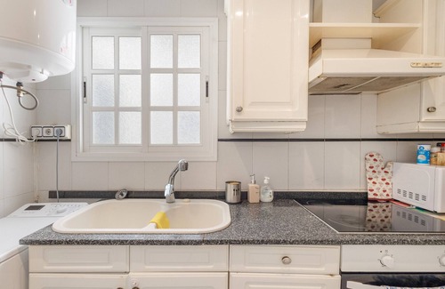 Alella Apartment | Apartment 'Fantastic Beach' with Balcony, Wi-Fi and Air Conditioning