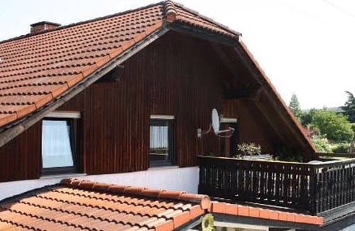 Hoehr-Grenzhausen Apartment | Apartment 'Ferienwohnung Meuer' with Balcony and Wi-Fi