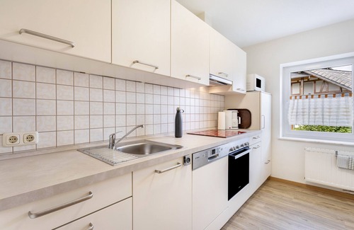 Schwalefeld Apartment | Apartment 'Ferienwohnung Typ 1' with Mountain View, Shared Terrace and Wi-Fi