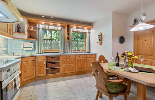 Bad Reichenhall Apartment | Apartment 'Ferienwohnung Edelweiß' with Mountain View, Balcony and Wi-Fi