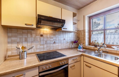 Hohenstein Apartment | Apartment 'Ferienhaus Toni Käppelesblick' with Shared Terrace, Shared Garden and Wi-Fi