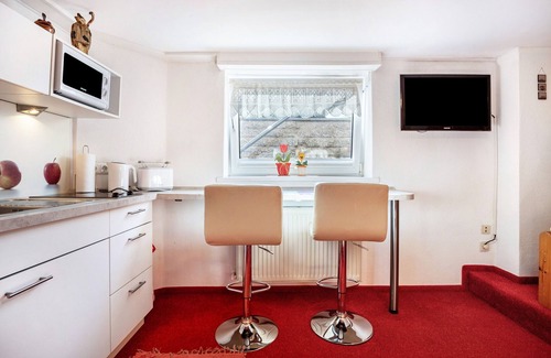 Stralsund Apartment | Apartment 'Ferienwohnung Bleichen 14' with Shared Pool, Shared Garden and Wi-Fi