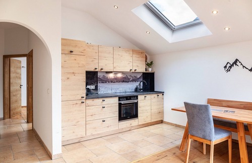 Farchant Apartment | Apartment 'Ferienwohnung Rosalie' with Mountain View, Shared Garden and Wi-Fi