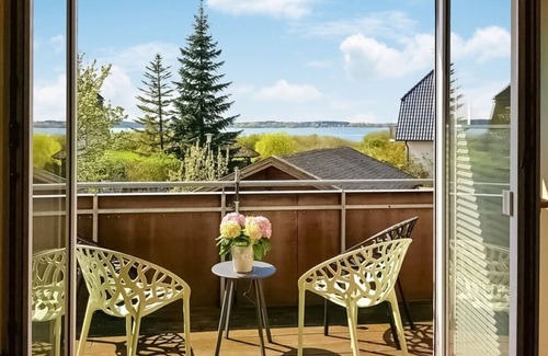 Muritz Apartment | Apartment 'Fewo 1' with Balcony and Wi-Fi
