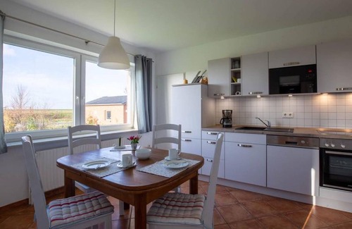 Pellworm Apartment | Apartment 'Fewo Emma' with Shared Garden, Balcony and Wi-Fi
