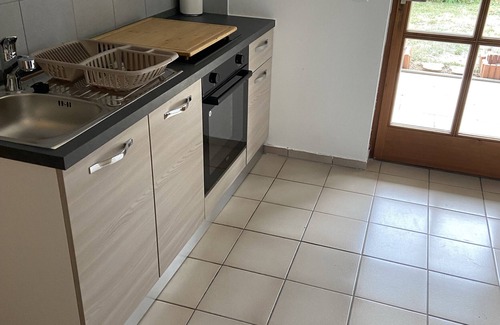 Runding Apartment | Apartment 'Fewo Mit Burgruinenblick' with Private Terrace and Wi-Fi