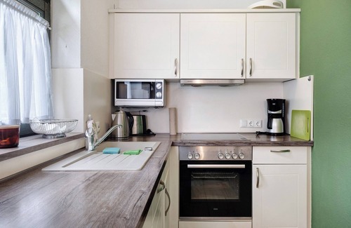 Dangast Apartment | Apartment 'Fewo Strandmuschel' with Sea View, Private Terrace and Wi-Fi
