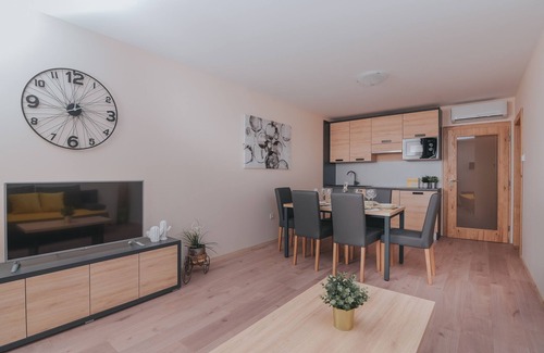 Novalja Apartment | Apartment for 18 on the beach and with the Pool