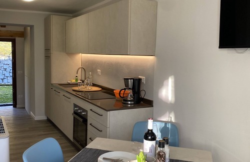 Crone Apartment | Apartment for 2 persons, balcony and garden, 500m to the lake