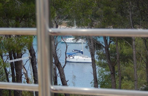 Cove Osibova (Milna) Apartment | Apartment for 2 persons + 2 children approx. 60 m² in Milna auf Brac, Dalmatia (Brac)