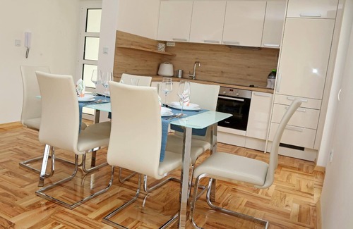 Grebastica House | Apartment for 4 persons + 2 children approx. 100 m² in Grebastica, Dalmatia (Šibenik-Knin County)