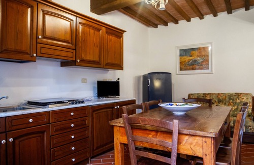 Magliano in Toscana Apartment | Apartment 'Formica' with Shared Pool, Wi-Fi and Air Conditioning