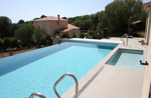 Pianotolli-Caldarello Villa | Apartment in Villa with swimmingpool and garden of 2000mq