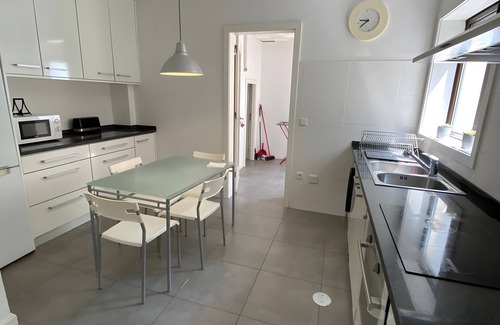 Furadouro Apartment | Apartment 'Furadouro 30 Meters from the Beach' with Wi-Fi and Air Conditioning