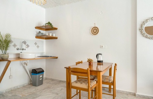Kalymnos Town Apartment | Apartment 'Garden View No 3' with Mountain View, Wi-Fi and Air Conditioning