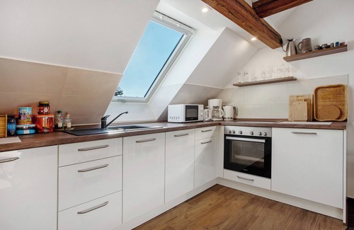 Neustrelitz Apartment | Apartment 'Gemütliche Ferienwohnung In Seenähe' with Shared Terrace, Shared Garden and Wi-Fi