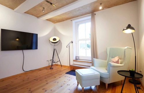 Warendorf Apartment | Apartment 'Gemütliche Altbauwohnung' with Private Terrace, Private Garden and Wi-Fi