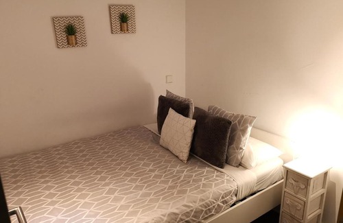 Golden Triangle of Art Apartment | Apartment Gobernador - center