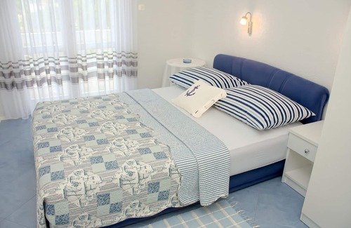 Zivogosce Apartment | Apartment Gojko - 50 m from the beach: R3(2) - Zivogosce, Riviera Makarska, Croatia
