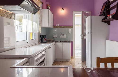 Salamis Villa | Apartment 'Golden Seaside House number 2' with Sea View, Garden & Wi-Fi