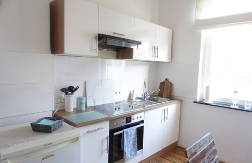 Woltmershausen Apartment | Apartment 'Gr Wohnung Mit 3 Sep Schlafzimmer' with Balcony and Wi-Fi