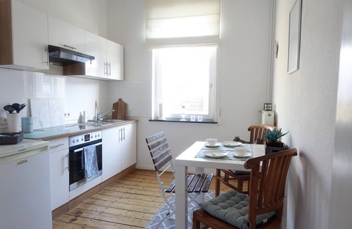 Woltmershausen Apartment | Apartment 'Gr Wohnung Mit 3 Sep Schlafzimmer' with Balcony and Wi-Fi