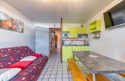 Villard-Reculas Apartment | Apartment 'Granges 5 Studio' with Mountain View and Balcony