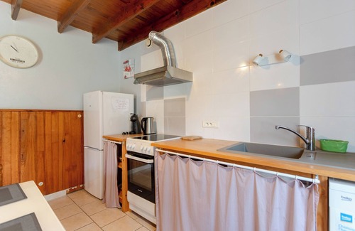 Guiche Apartment | Apartment 'Gte Oihana Class 3 Au Coeur Du Pays' with Private Terrace, Private Garden and Wi-Fi