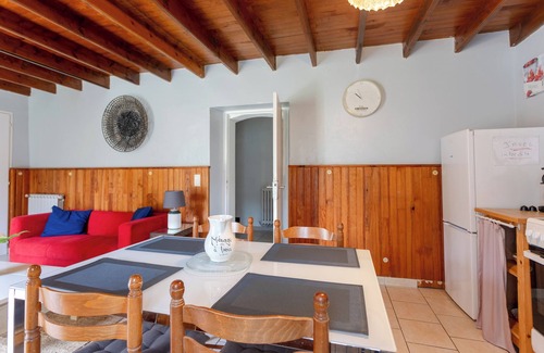 Guiche Apartment | Apartment 'Gte Oihana Class 3 Au Coeur Du Pays' with Private Terrace, Private Garden and Wi-Fi