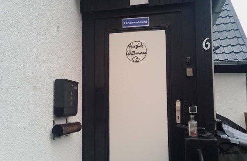 Nuttlar Apartment | Apartment 'Happy' with Mountain View, Private Garden and Wi-Fi