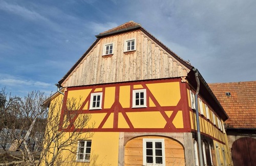 Bertsdorf Apartment | Apartment 'Hochwald' with Mountain View and Wi-Fi