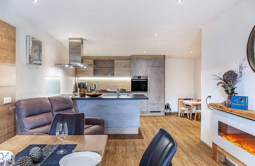 Kaltenbach Apartment | Apartment "Hochzillertal Gartenwohnung" with Mountain View, Terrace & Wi-Fi